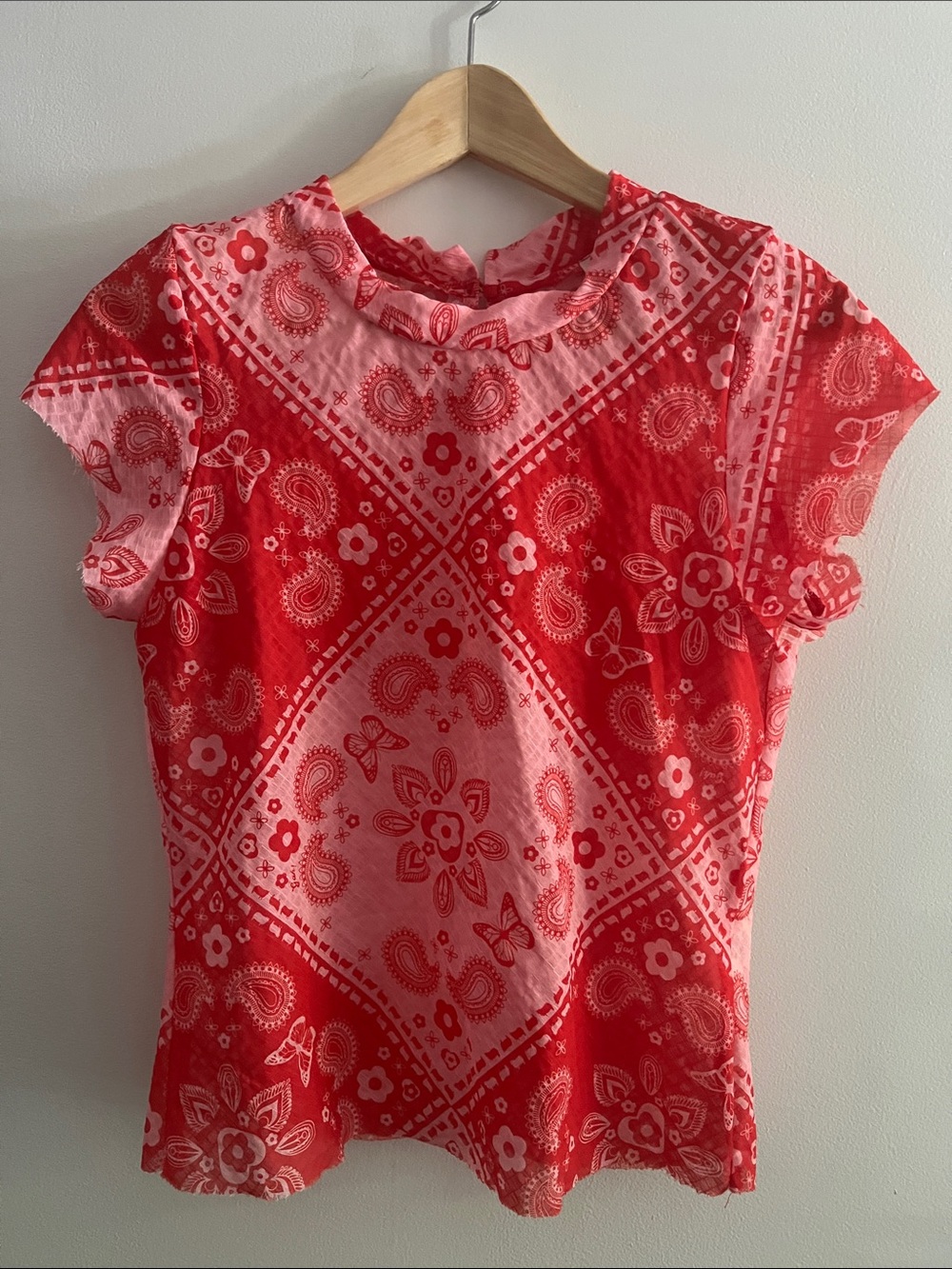 LISA SAYS GAH red and pink sheer bandanna print top, size large